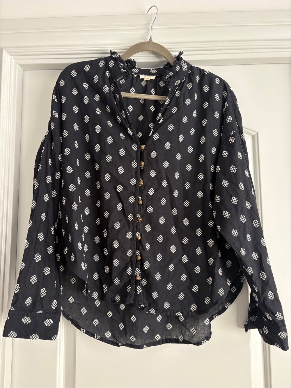 Pilcro (Anthropologie)Women's Black Printed Button-Down Shirt with Ruffle Collar